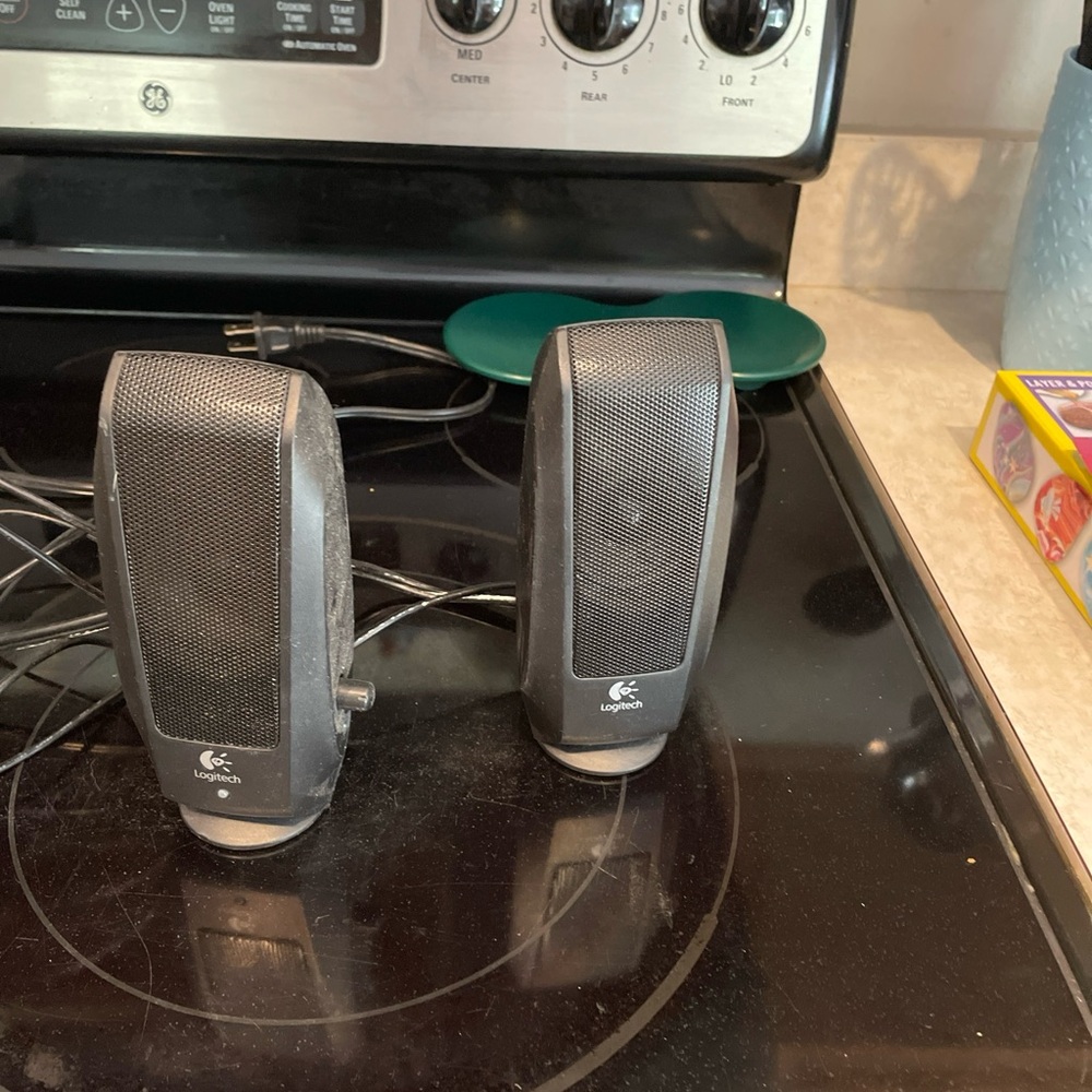 Wired speakers